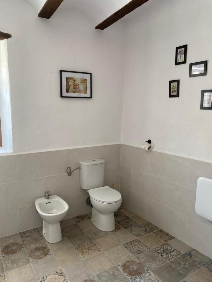 B&B Los Lujos Oria Екстериор снимка